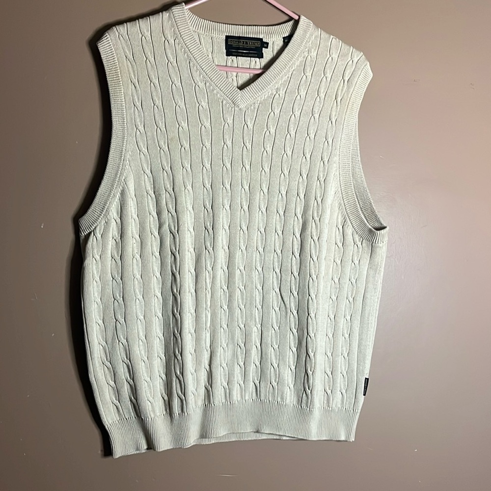 😄Cream coloured cotton vest Donald Trump collection